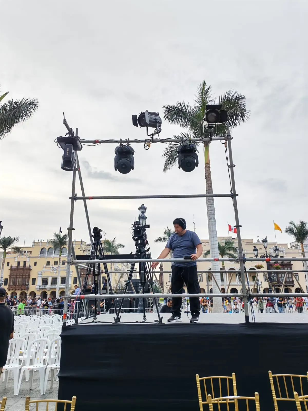 Alquiler de escenario y equipos AV 3