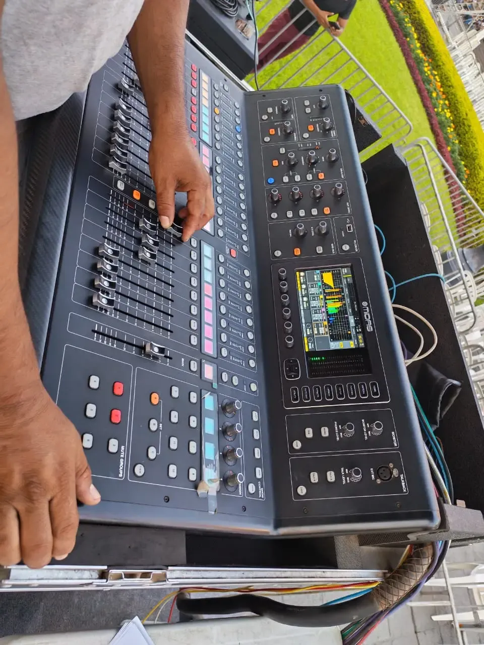 Alquiler de escenario y equipos AV 7